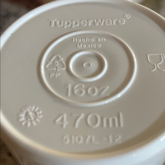 Cute Dog Print Shaker Bottles - Picture 4 of 6